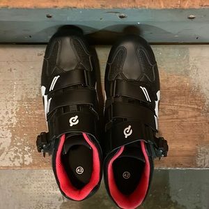 Peloton size 42 cycle shoes